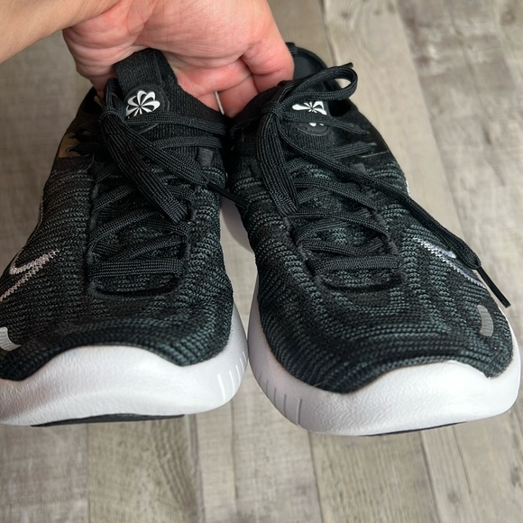 Nike Free Run Flyknit Next Nature Running Shoe - Picture 6 of 8